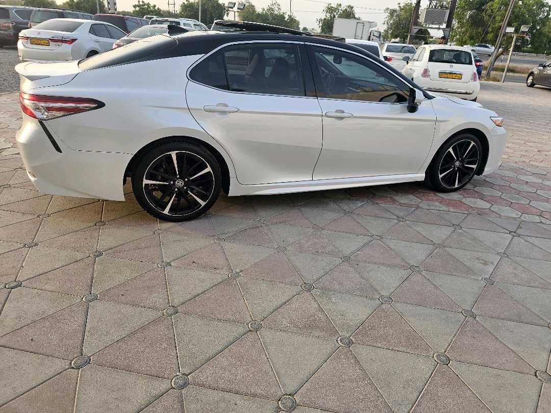 2020 Toyota Camry XSE thumbnail 4