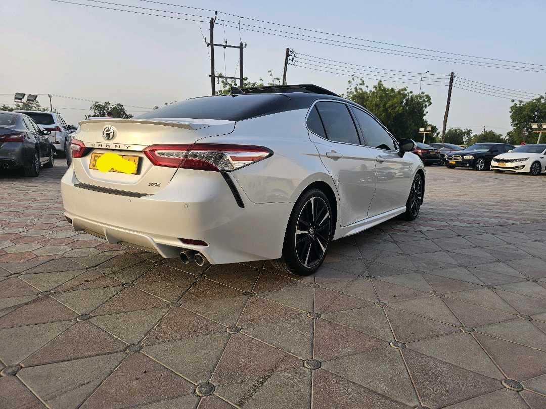 2020 Toyota Camry XSE thumbnail 8