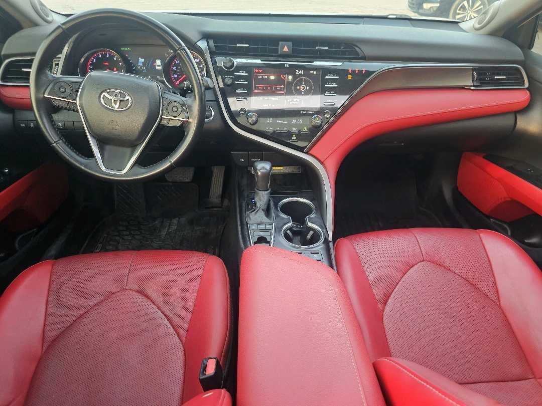 2020 Toyota Camry XSE thumbnail 9