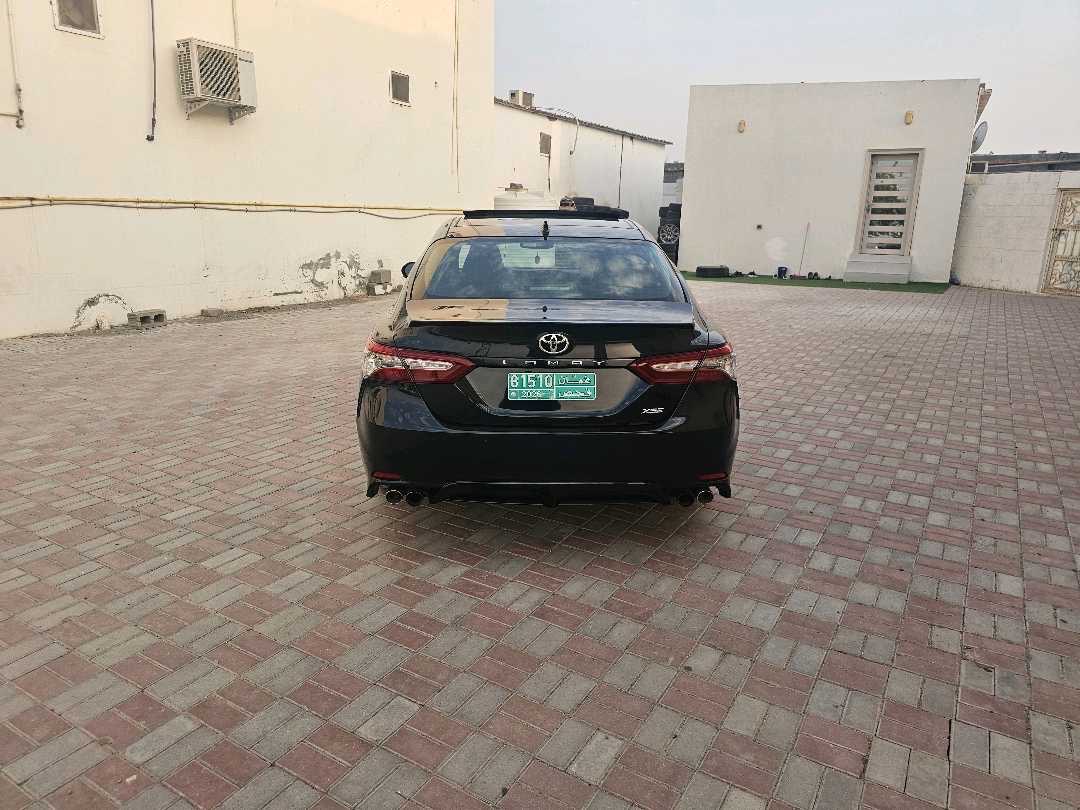 2018 Toyota Camry XSE thumbnail 3
