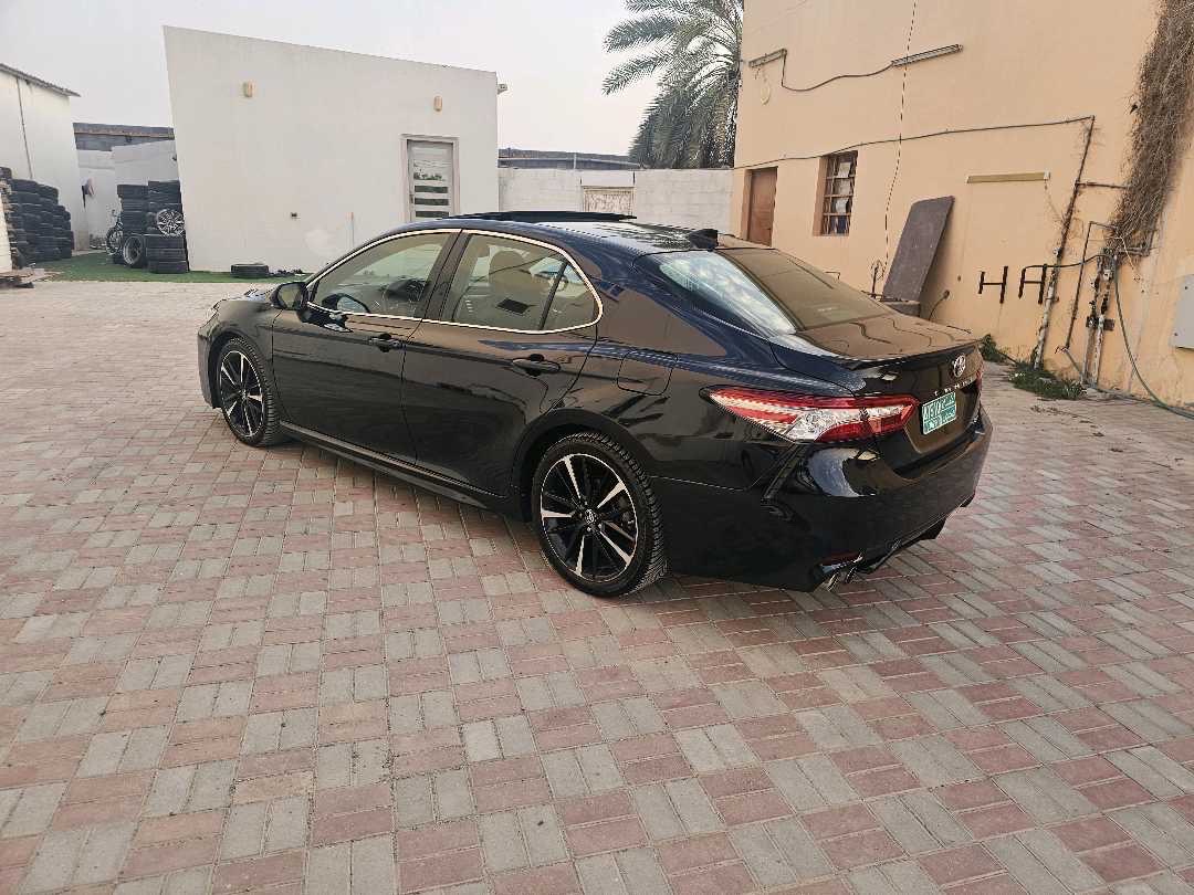2018 Toyota Camry XSE thumbnail 4
