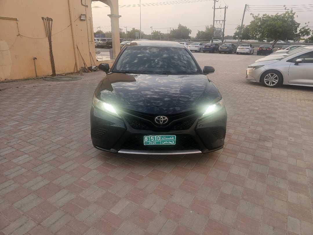 2018 Toyota Camry XSE thumbnail 9