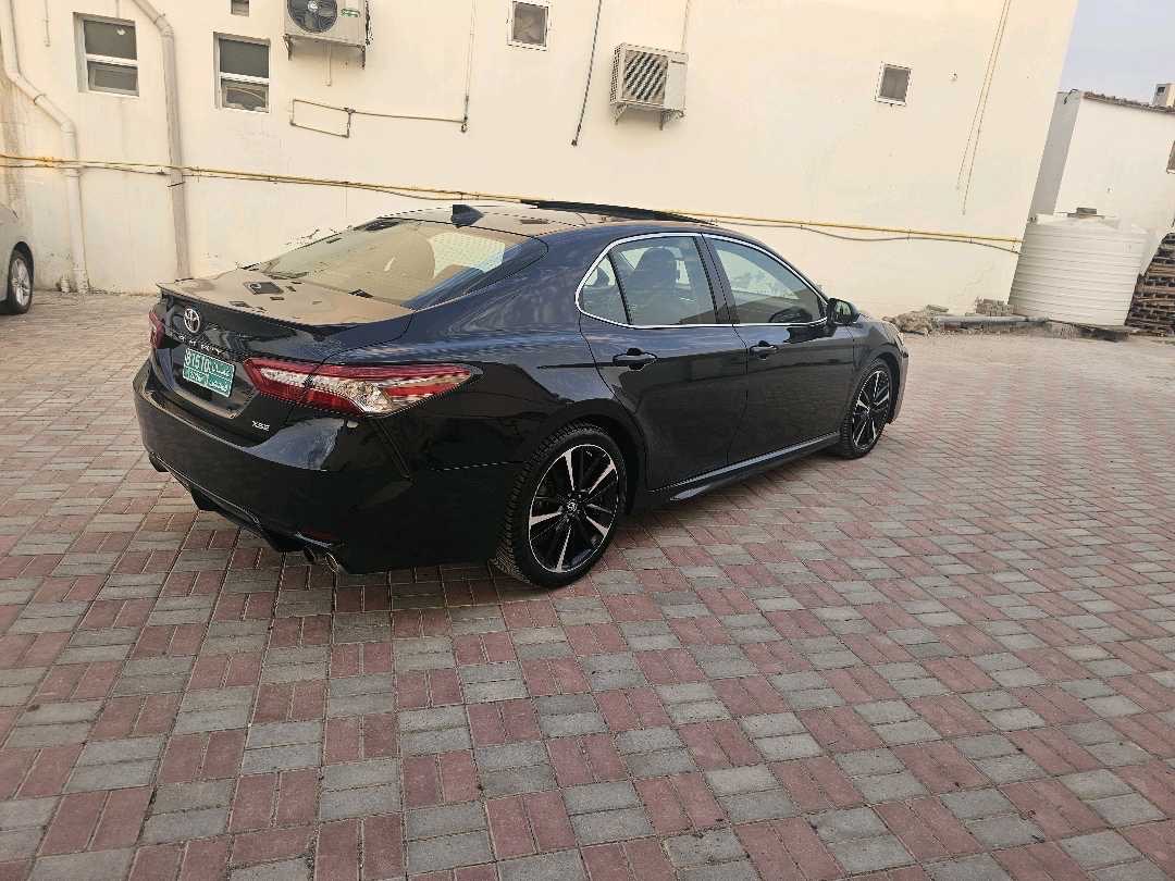 2018 Toyota Camry XSE thumbnail 10