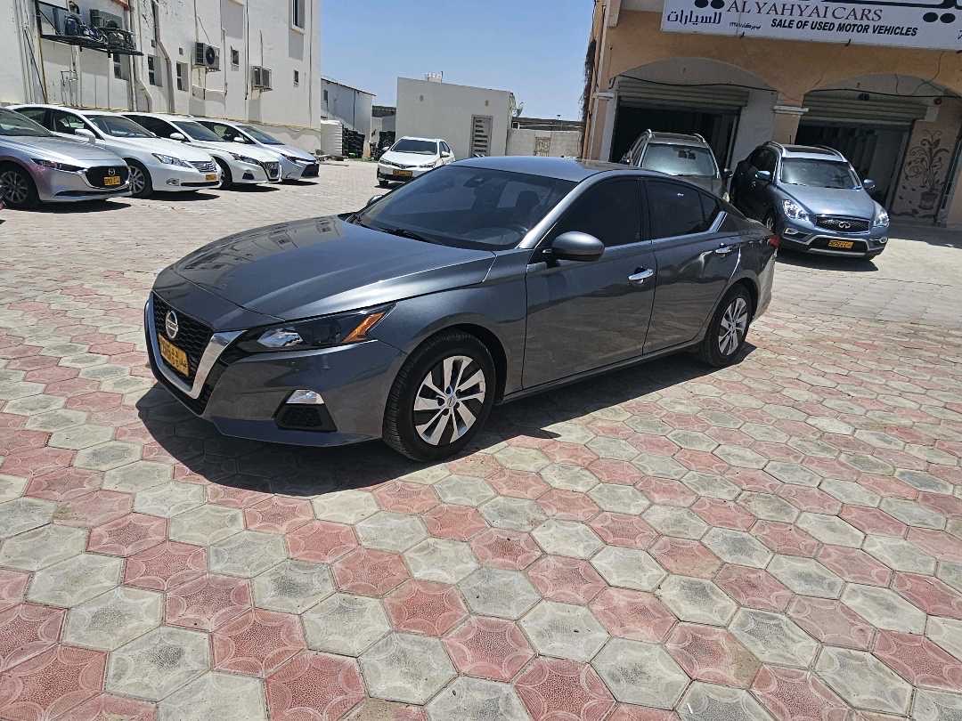 2022 Nissan Altima S thumbnail 2
