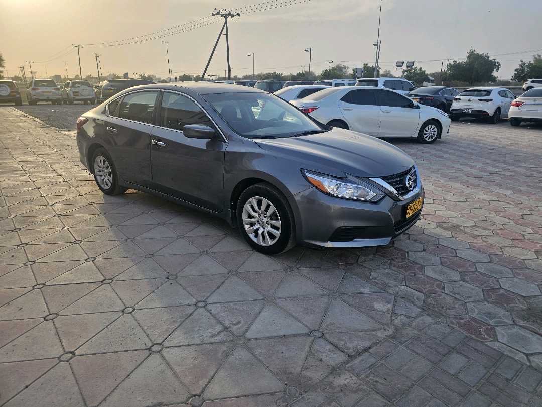 2018 Nissan Altima S thumbnail 4