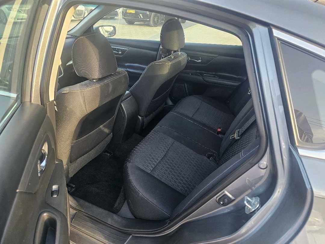 2018 Nissan Altima S thumbnail 10