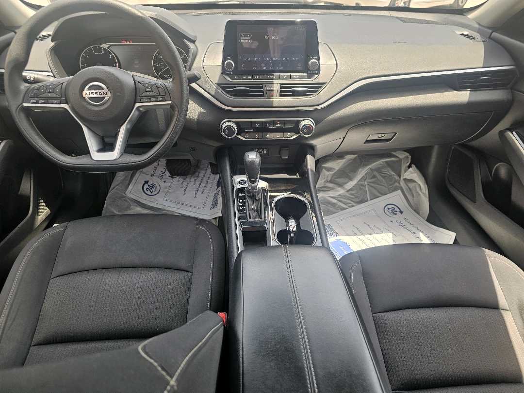 2021 Nissan Altima SV thumbnail 5