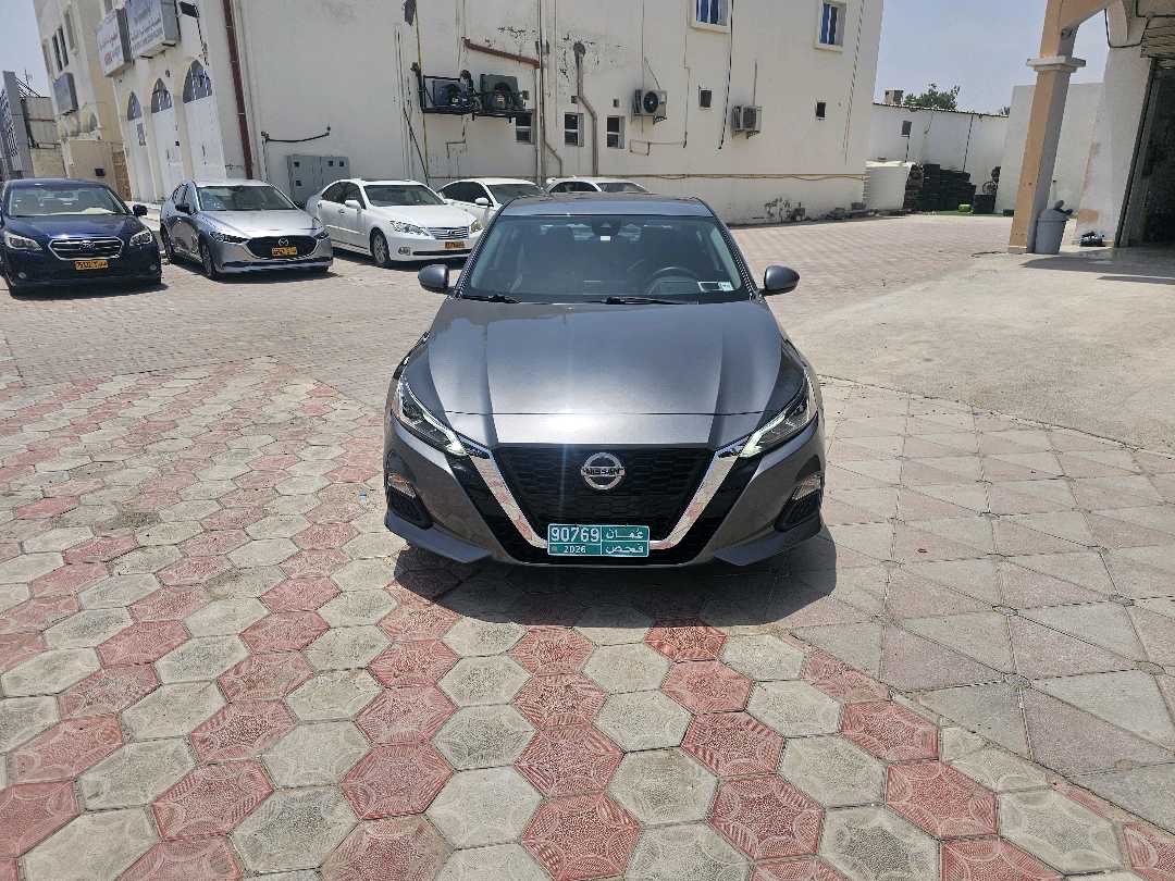 2021 Nissan Altima SV thumbnail 7