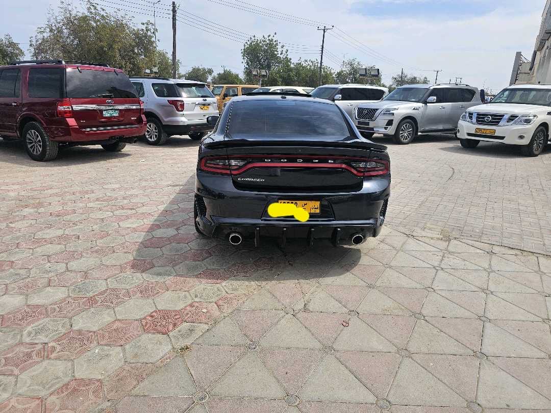 2017 Dodge Charger SXT thumbnail 2