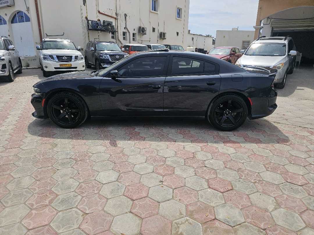2017 Dodge Charger SXT thumbnail 4