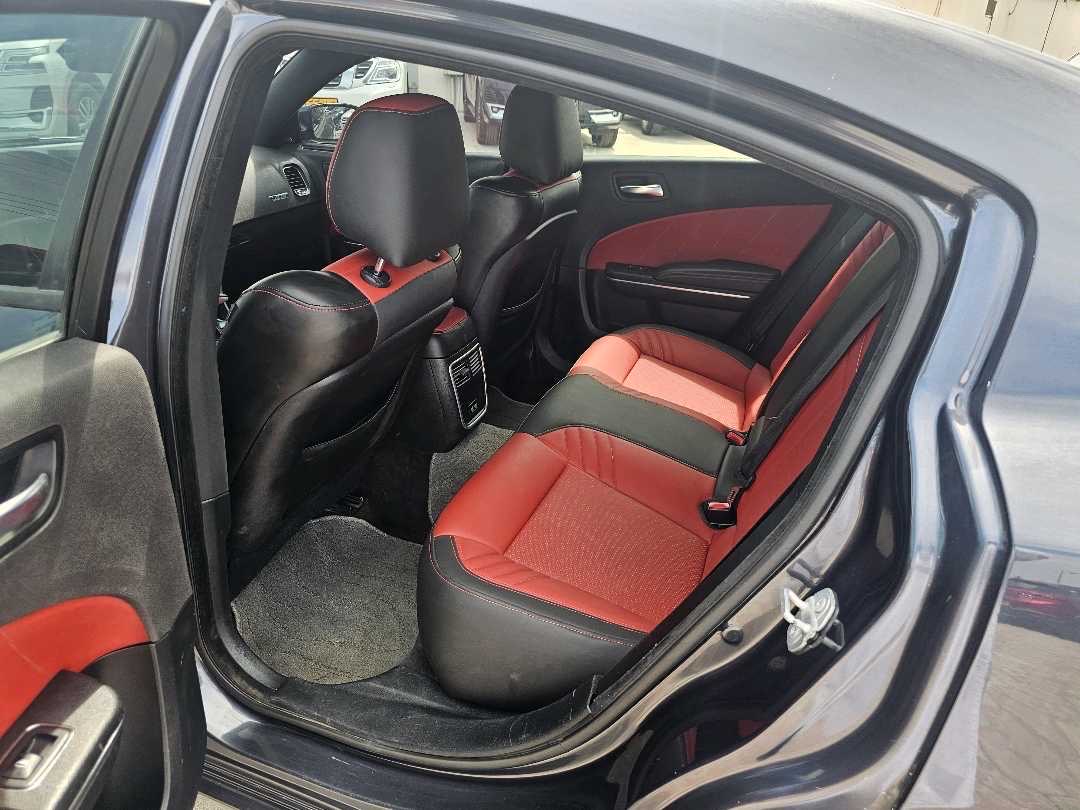 2017 Dodge Charger SXT thumbnail 6