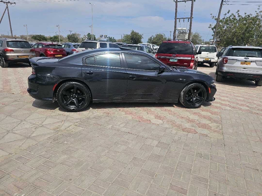 2017 Dodge Charger SXT thumbnail 9