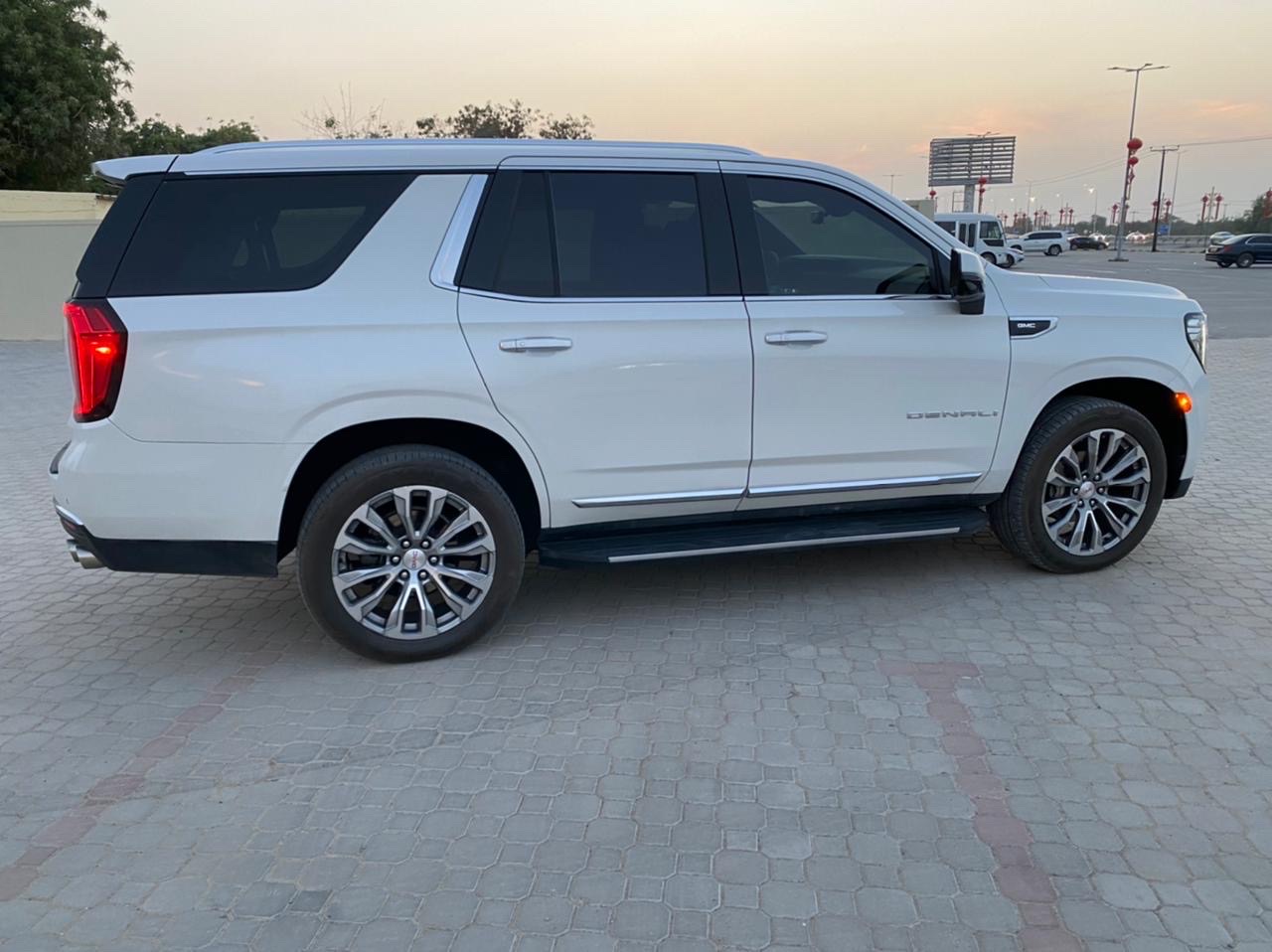 2022 GMC Yukon Denali thumbnail 8