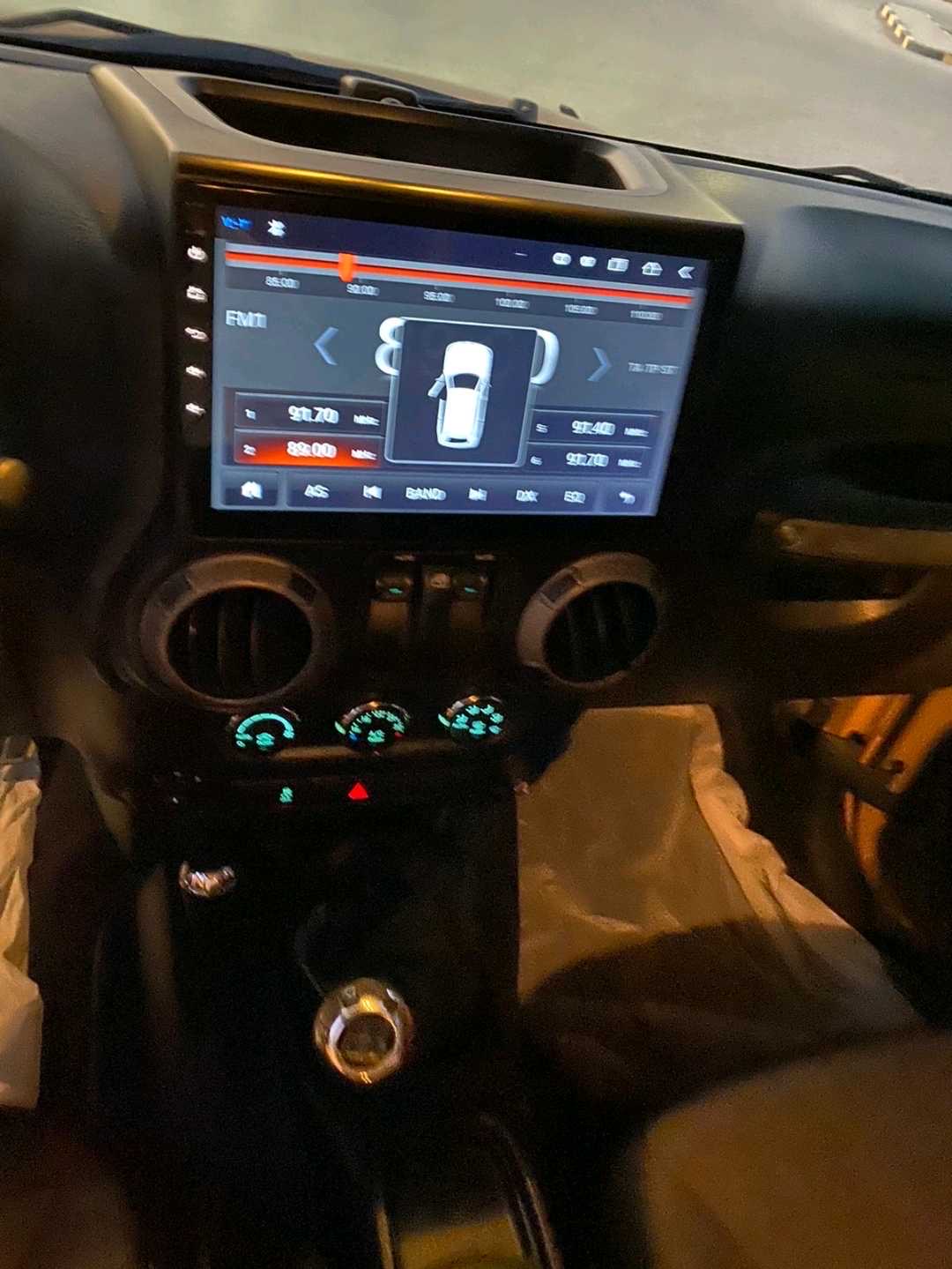 2014 Jeep Wrangler Sahara thumbnail 2