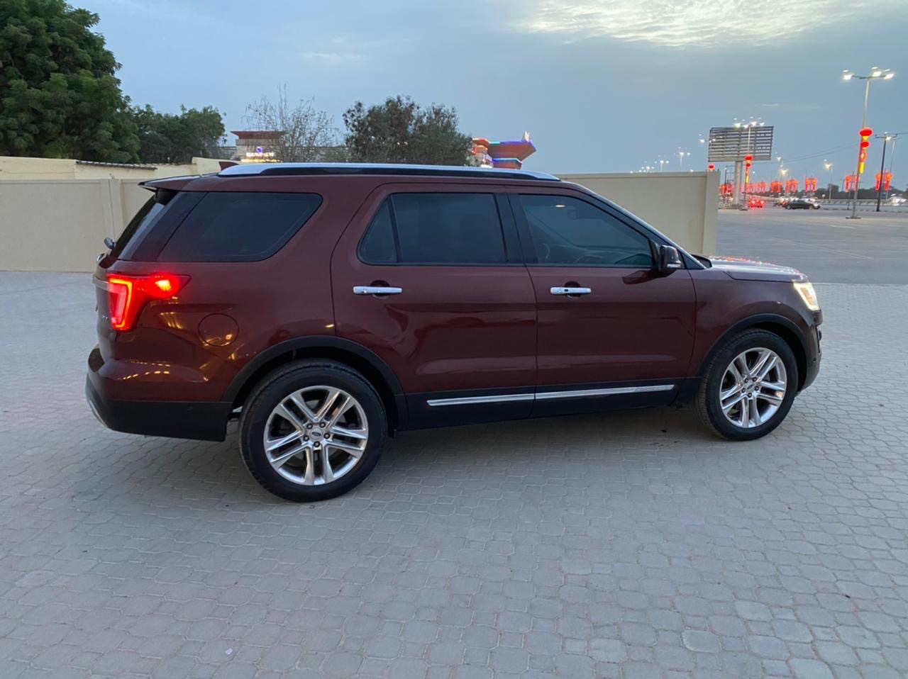 2016 Ford Explorer S thumbnail 5
