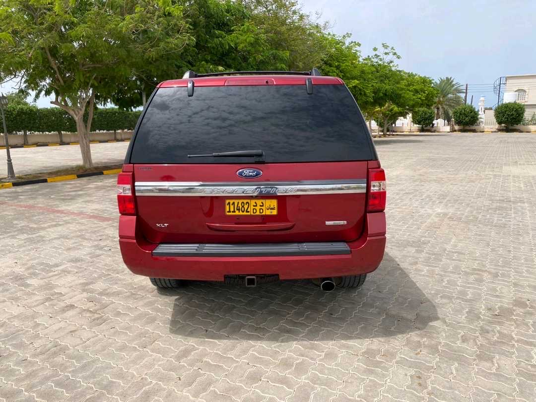 2017 Ford Expedition S thumbnail 4