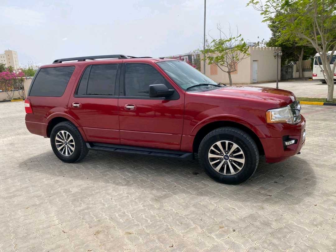 2017 Ford Expedition S thumbnail 5