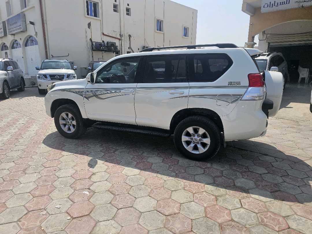 2011 Toyota Prado VXR thumbnail 2