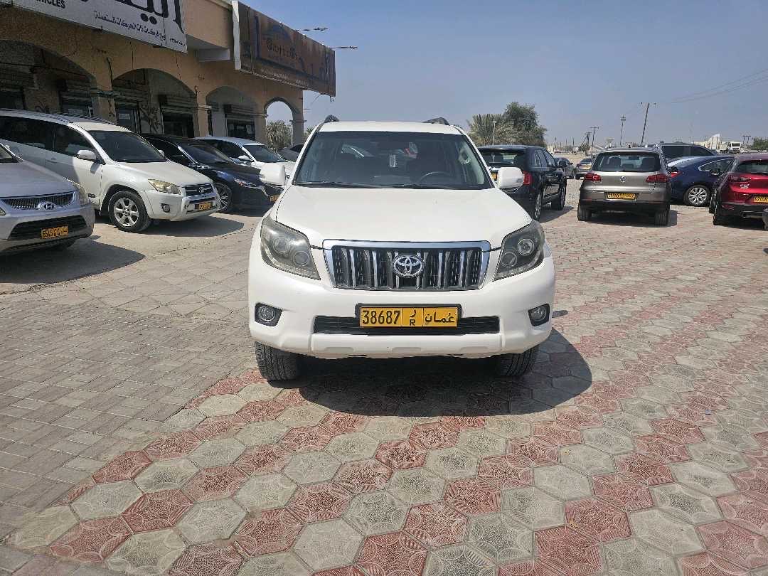 2011 Toyota Prado VXR thumbnail 3