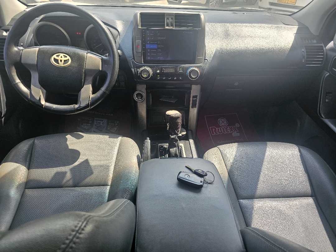 2011 Toyota Prado VXR thumbnail 8
