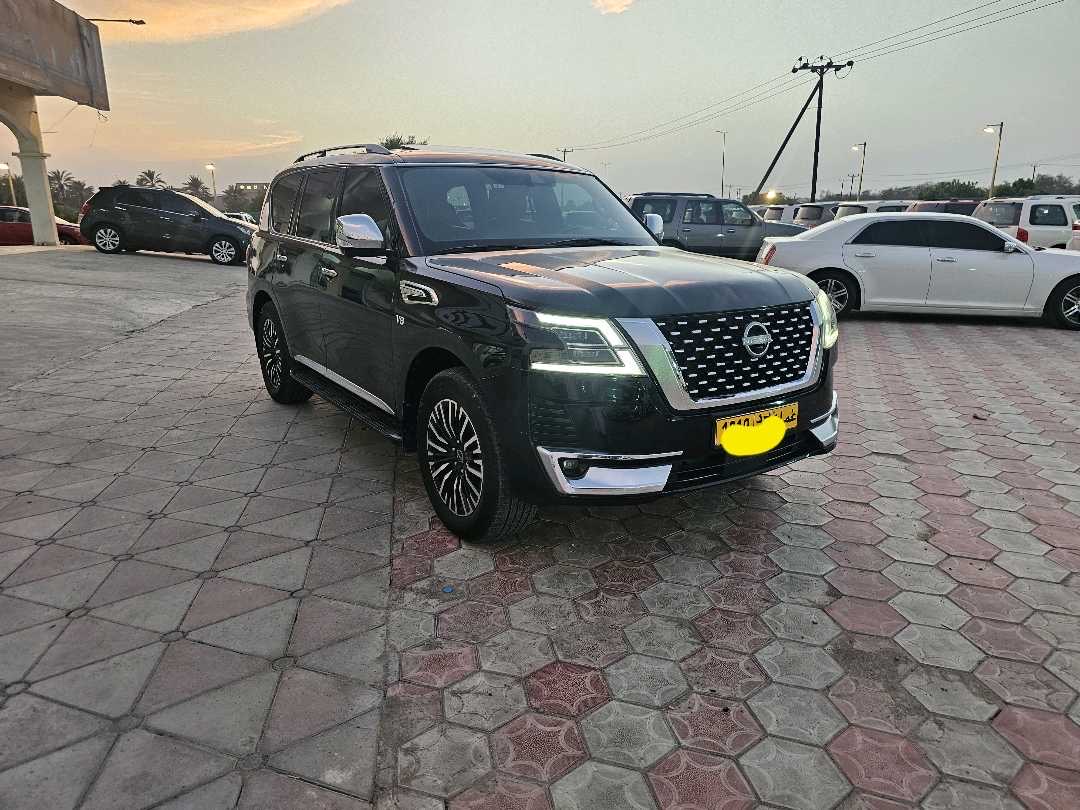 2018 Nissan Armada Platinum thumbnail 2
