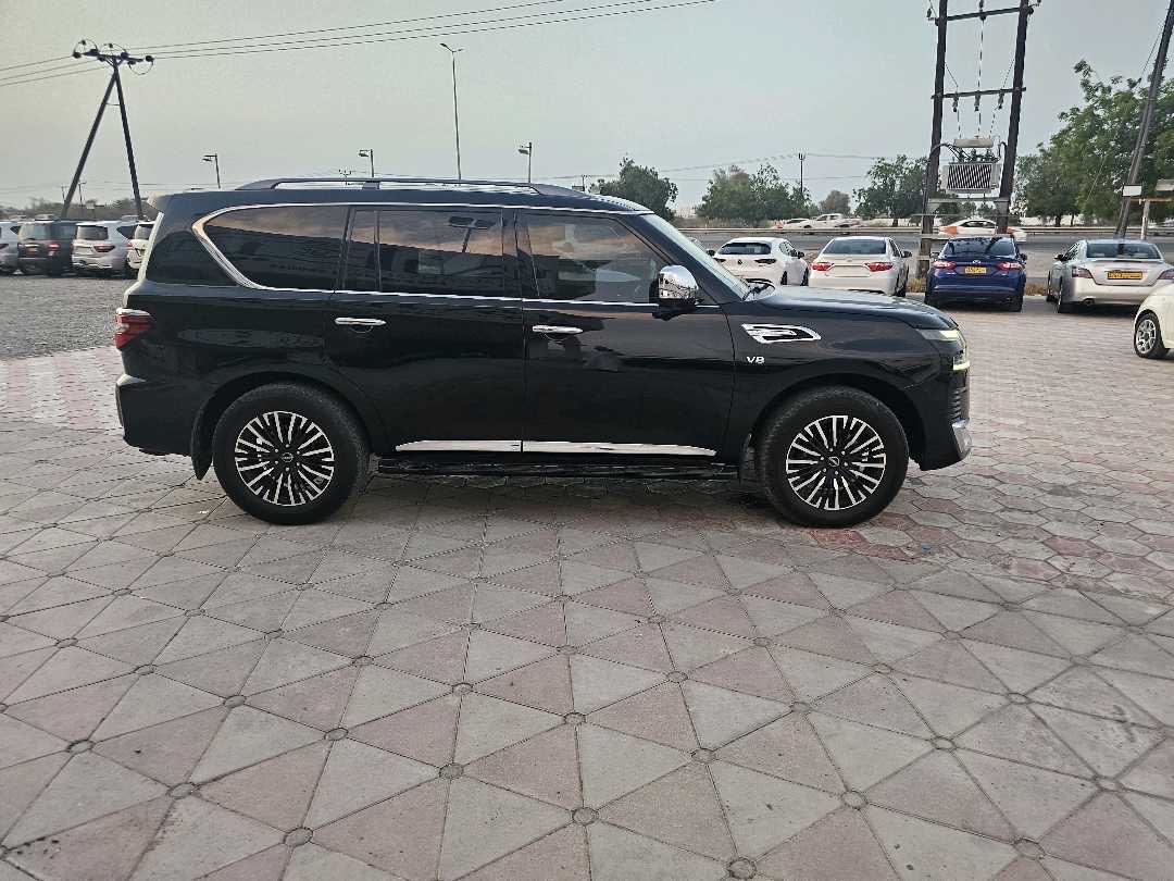 2018 Nissan Armada Platinum thumbnail 7