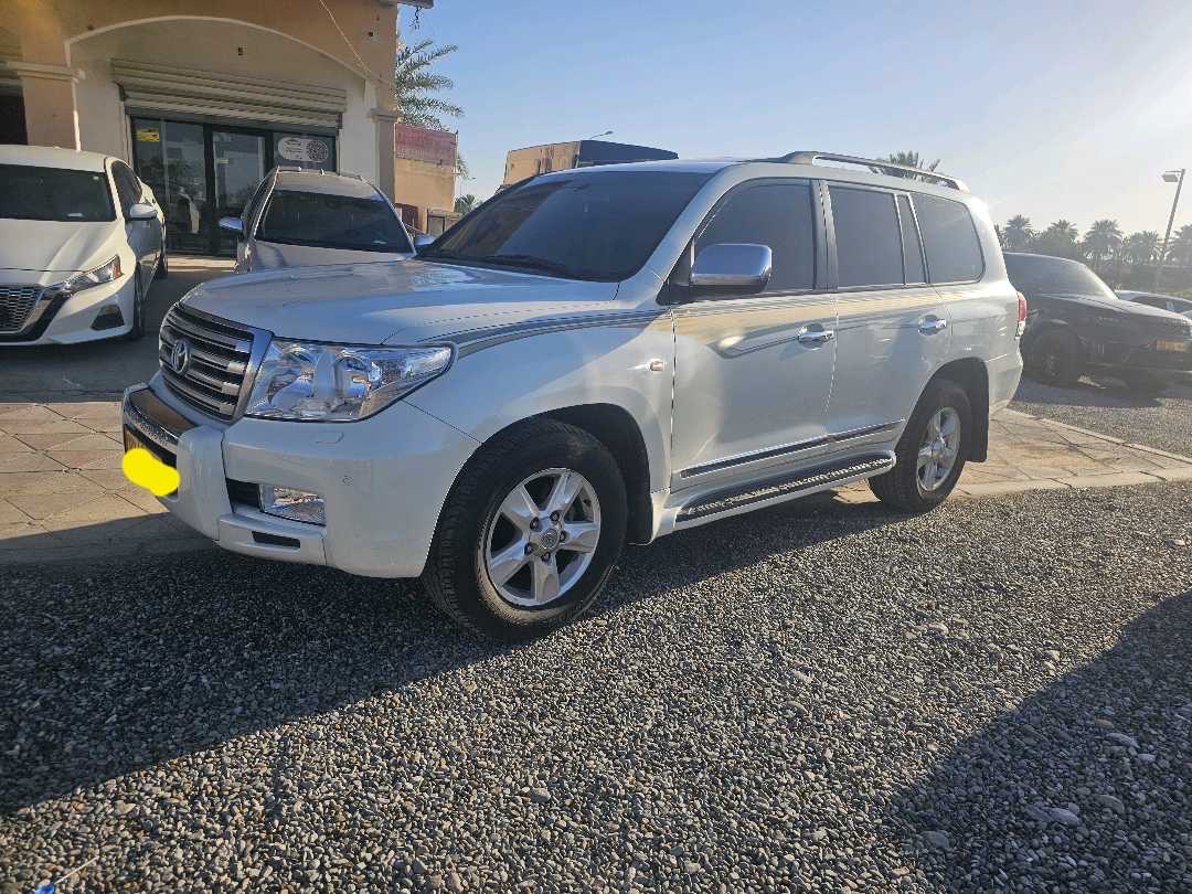 2010 Toyota Land Cruiser VXR thumbnail 9