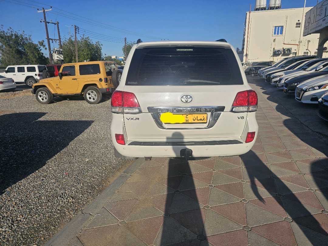 2010 Toyota Land Cruiser VXR thumbnail 10