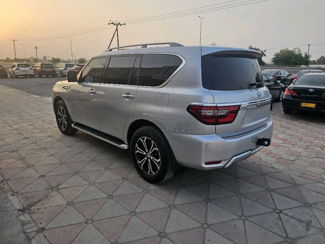 2019 Nissan Armada SV thumbnail 5