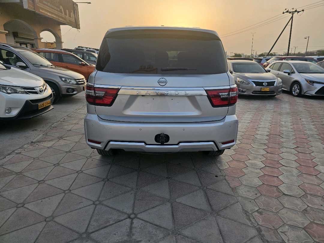 2019 Nissan Armada SV thumbnail 9