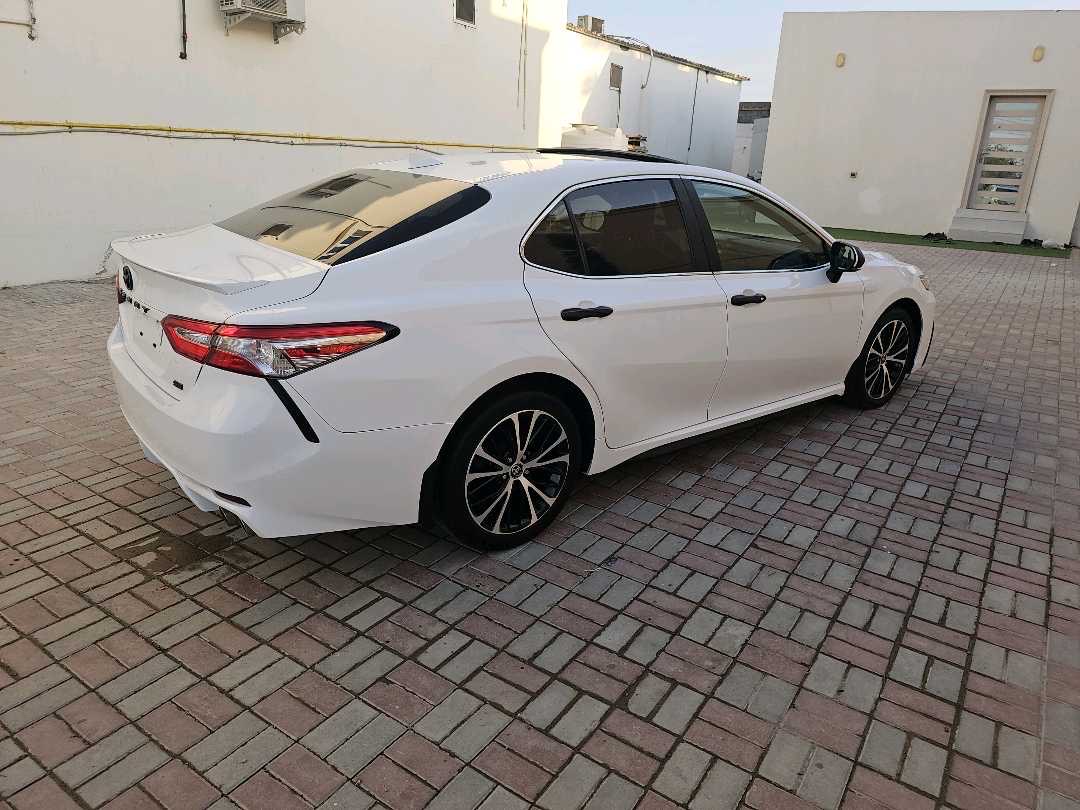 2020 Toyota Camry SE thumbnail 8