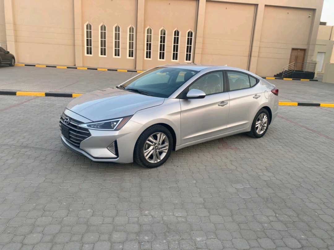 2019 Hyundai Elantra Limited thumbnail 2