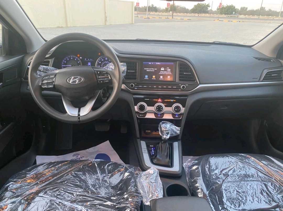 2019 Hyundai Elantra Limited thumbnail 4