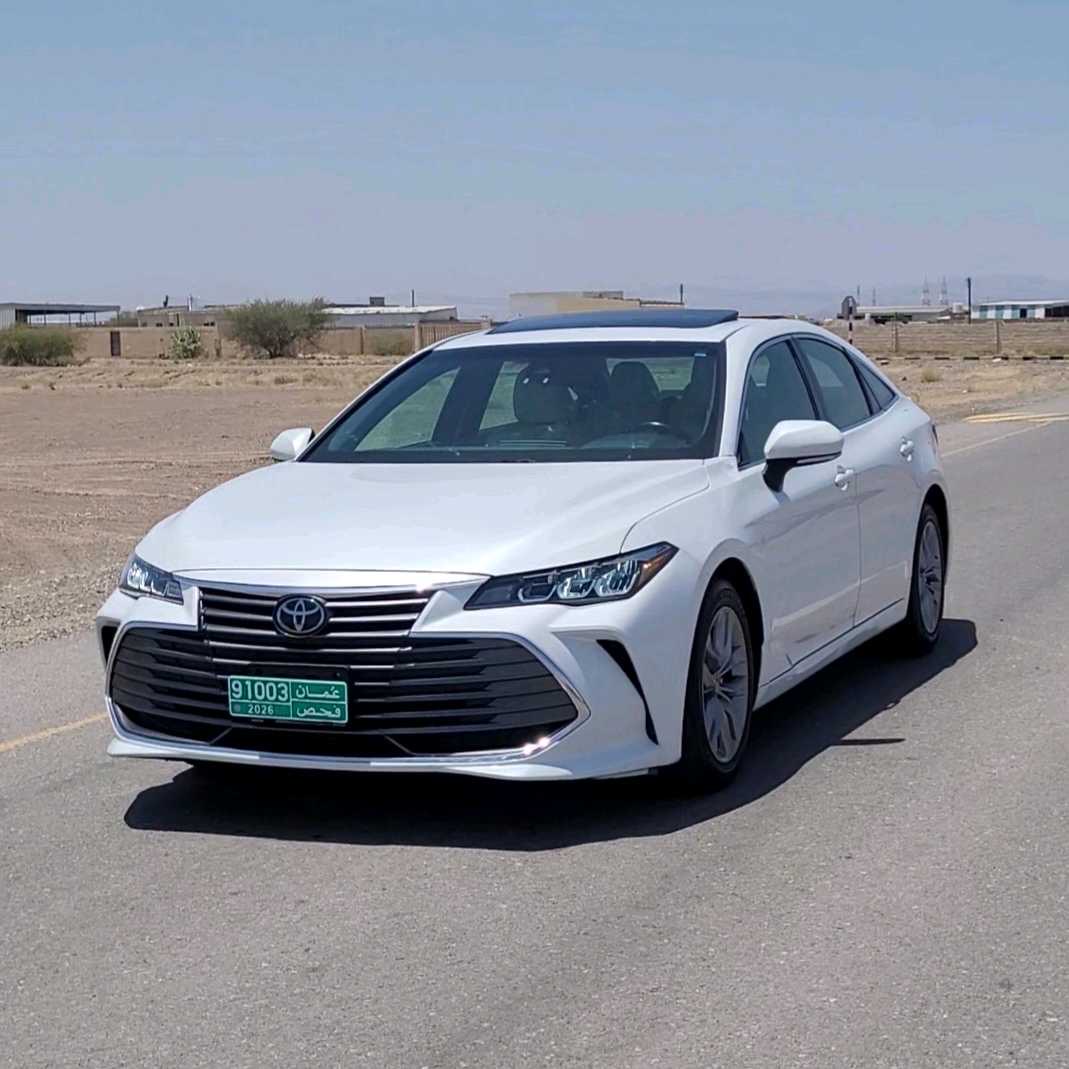 2019 Toyota Avalon XLE thumbnail 2