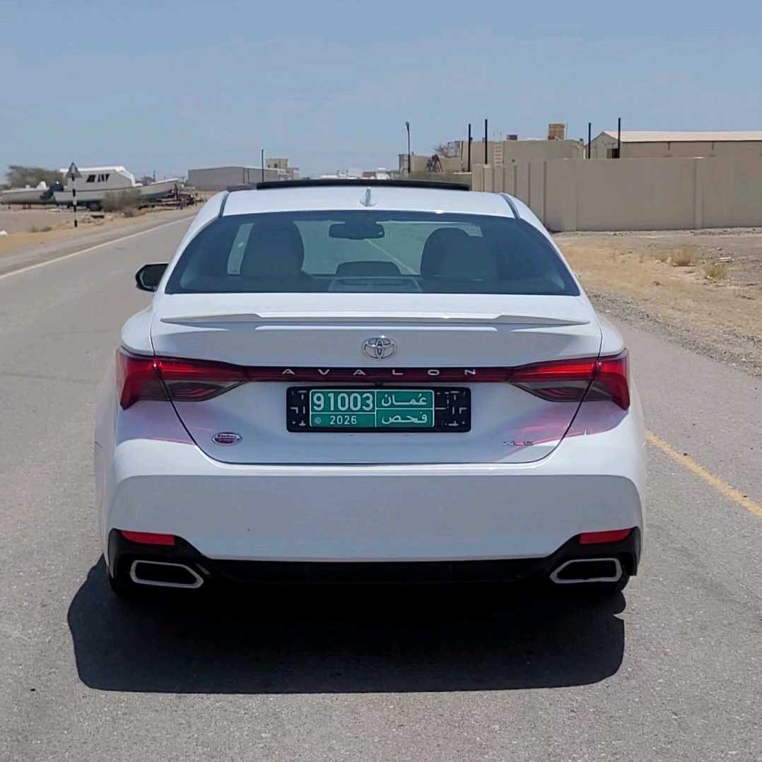 2019 Toyota Avalon XLE thumbnail 3