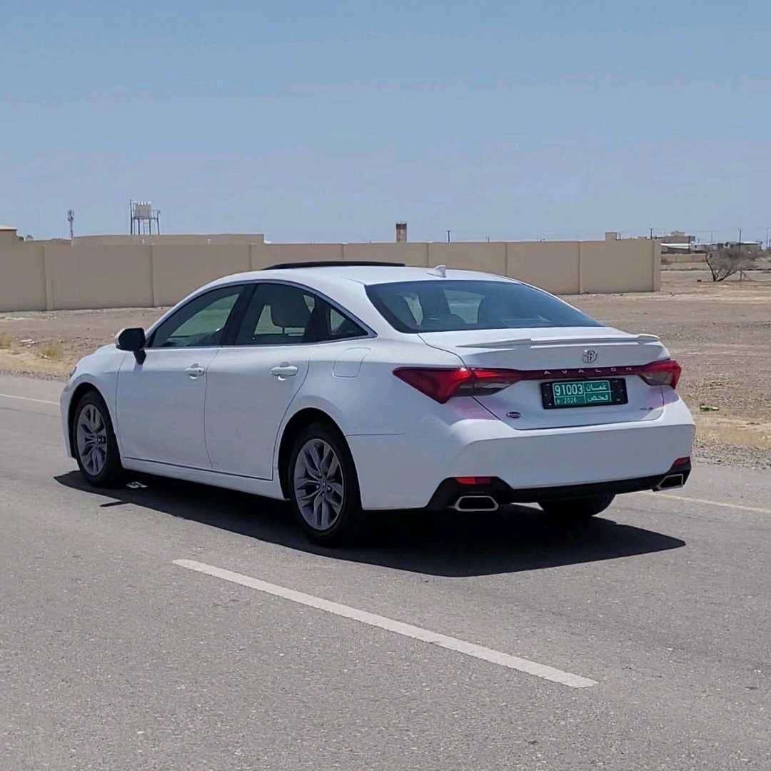 2019 Toyota Avalon XLE thumbnail 4
