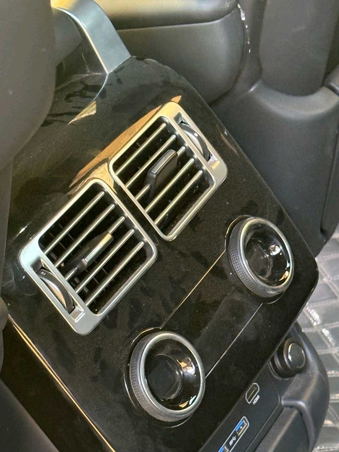 2018 Land Rover Range Rover Vogue thumbnail 6
