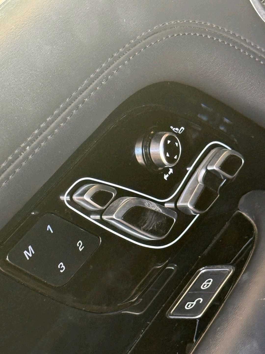 2018 Land Rover Range Rover Vogue thumbnail 8