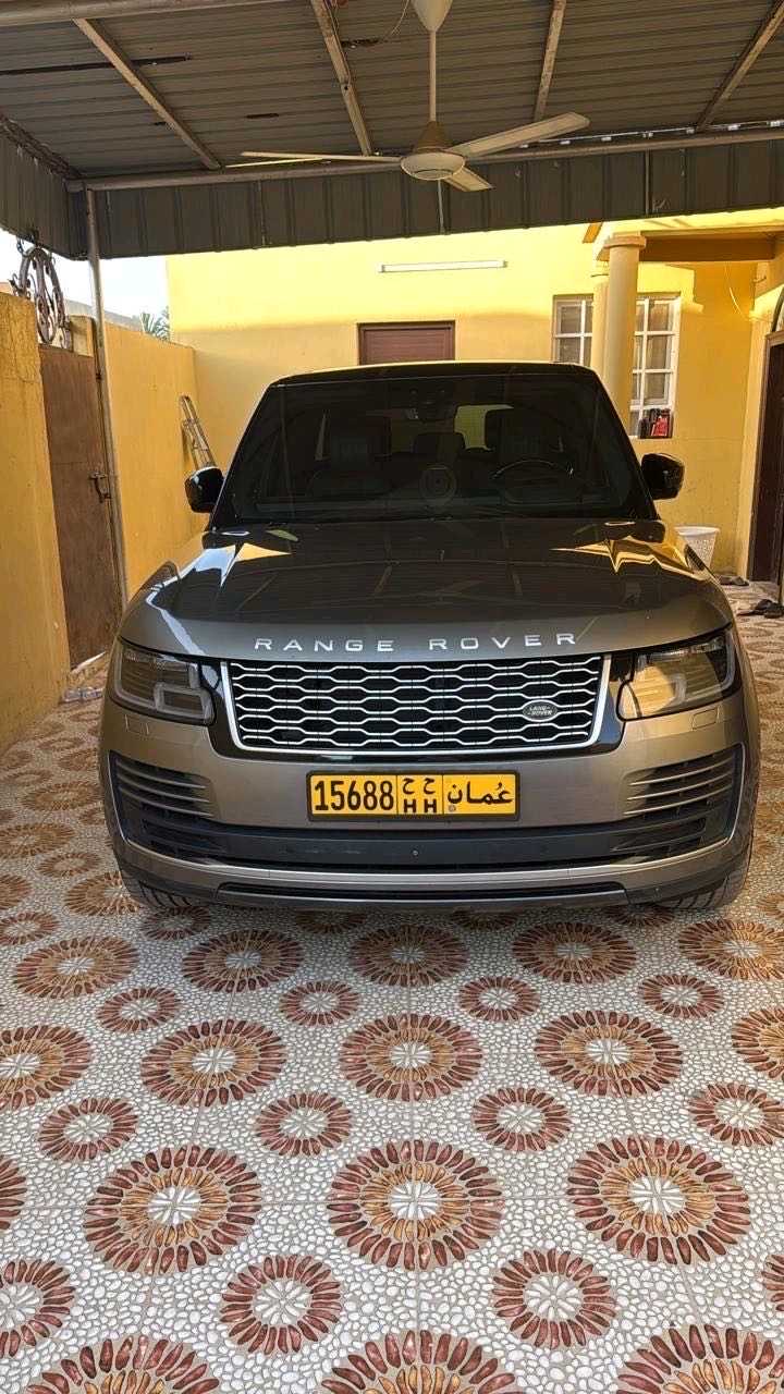 2018 Land Rover Range Rover Vogue thumbnail 15