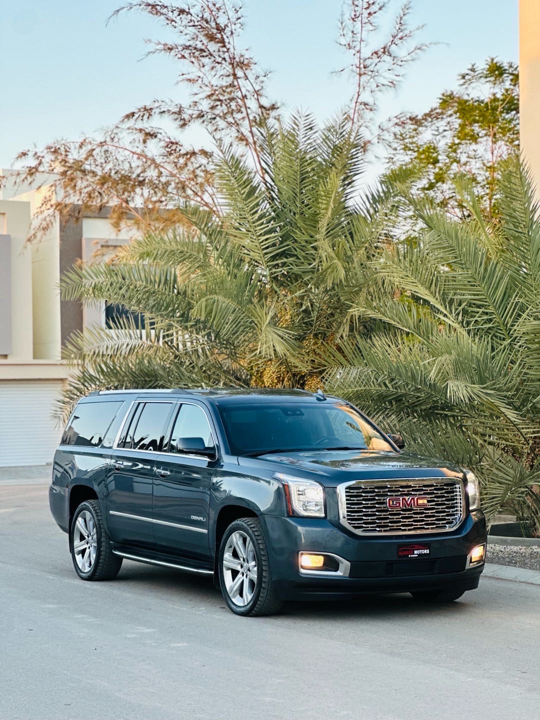 2020 GMC Yukon XL Denali thumbnail 2