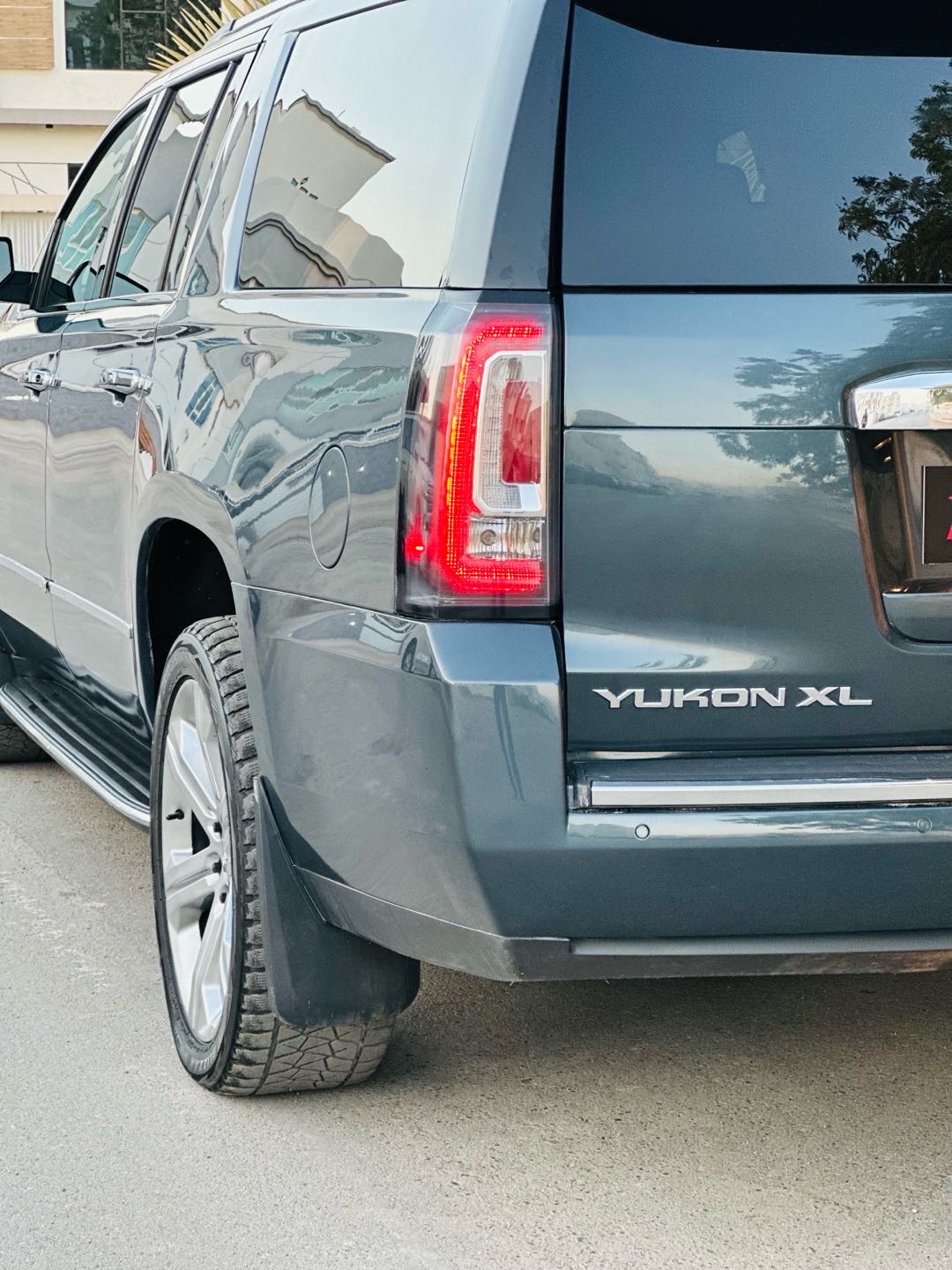 2020 GMC Yukon XL Denali thumbnail 6