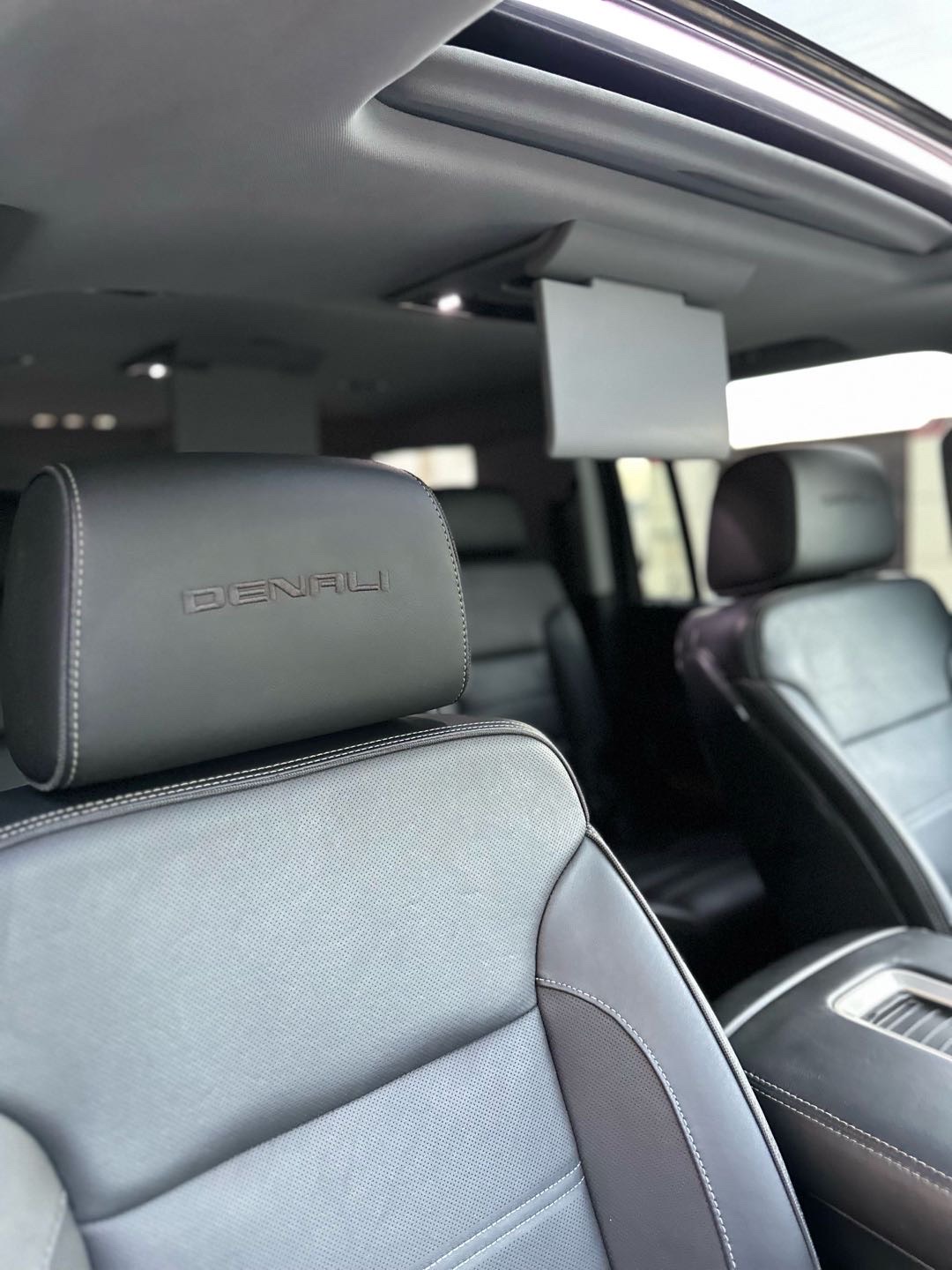 2020 GMC Yukon XL Denali thumbnail 14