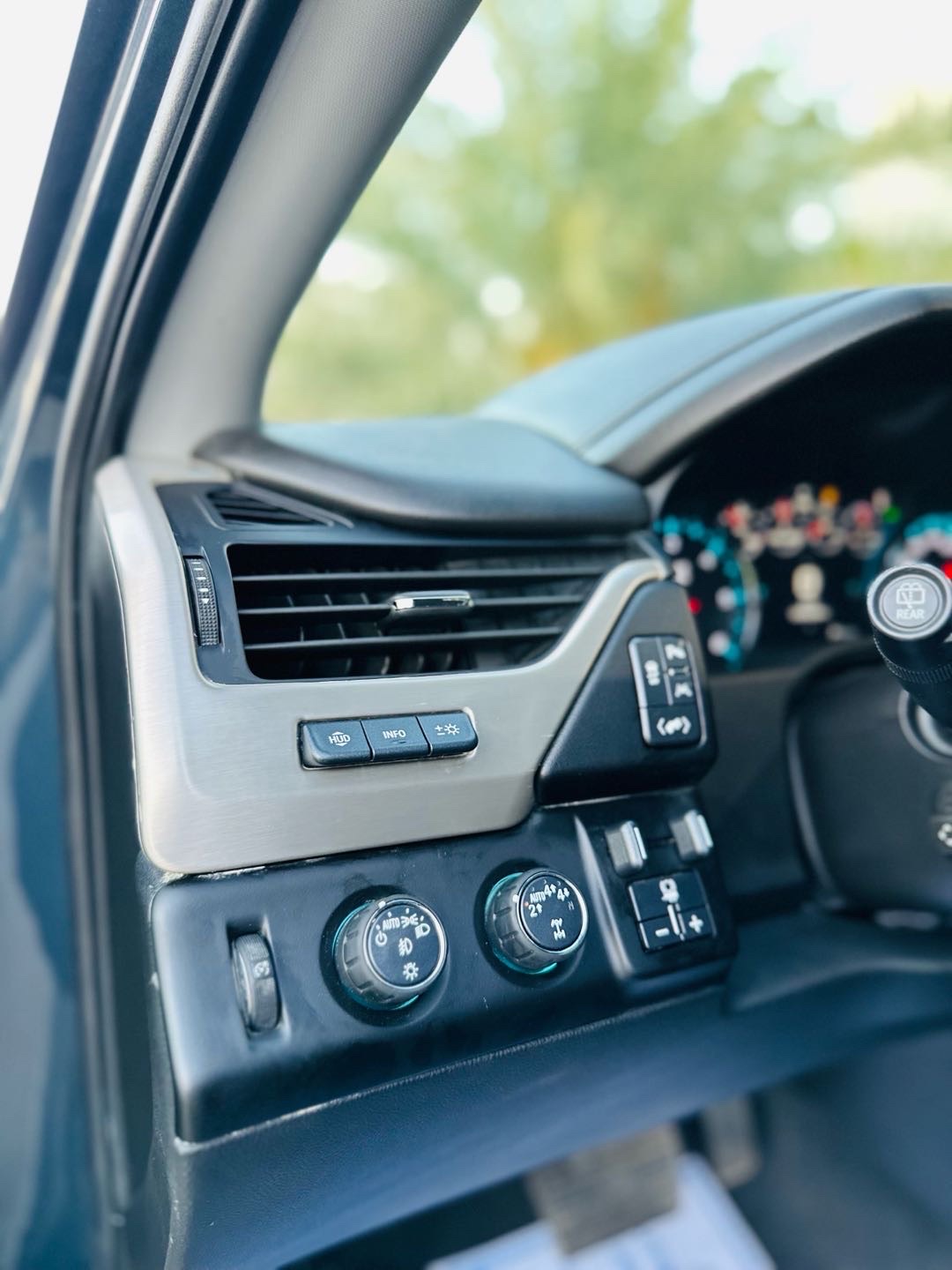2020 GMC Yukon XL Denali thumbnail 16
