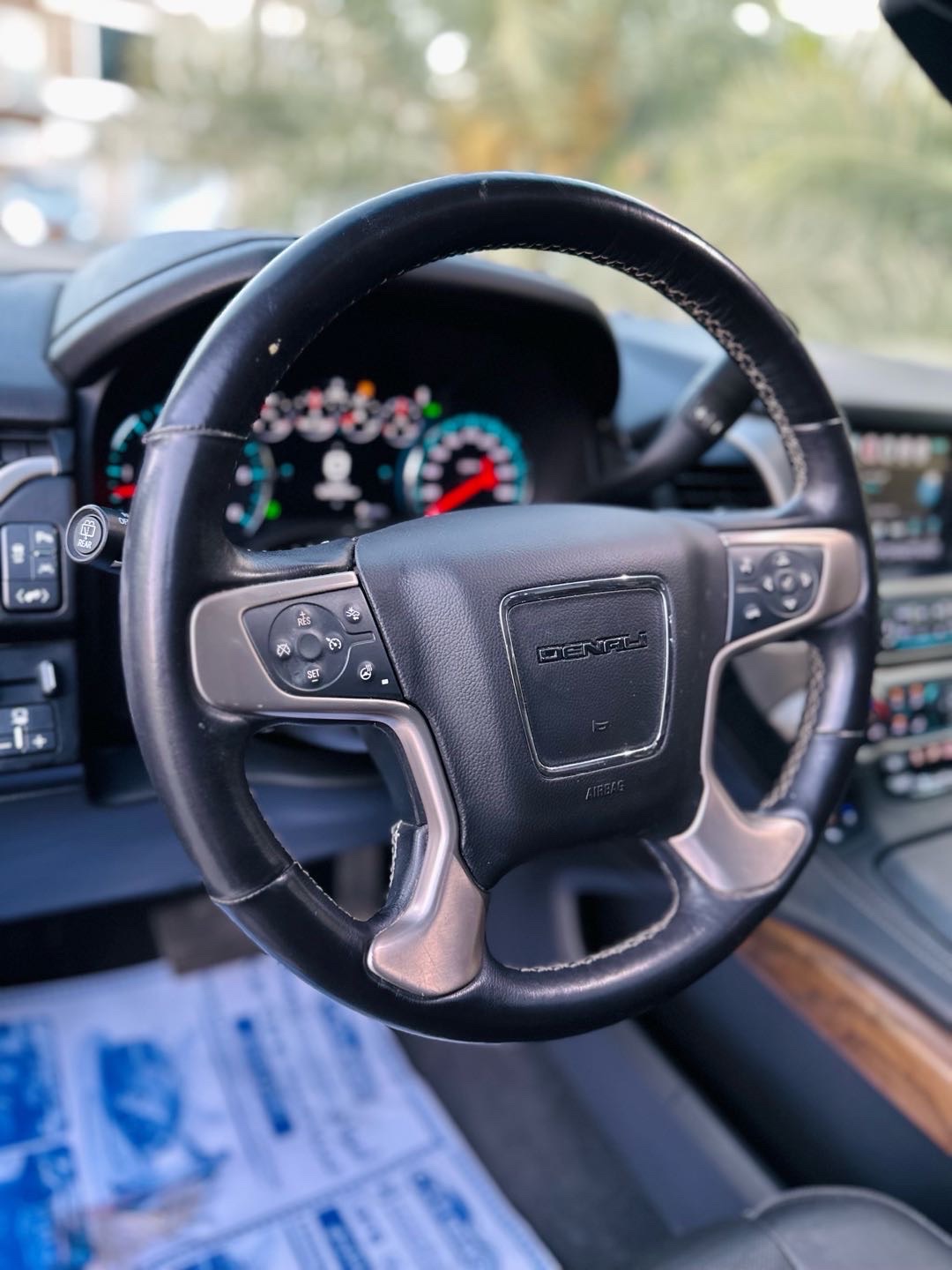 2020 GMC Yukon XL Denali thumbnail 17