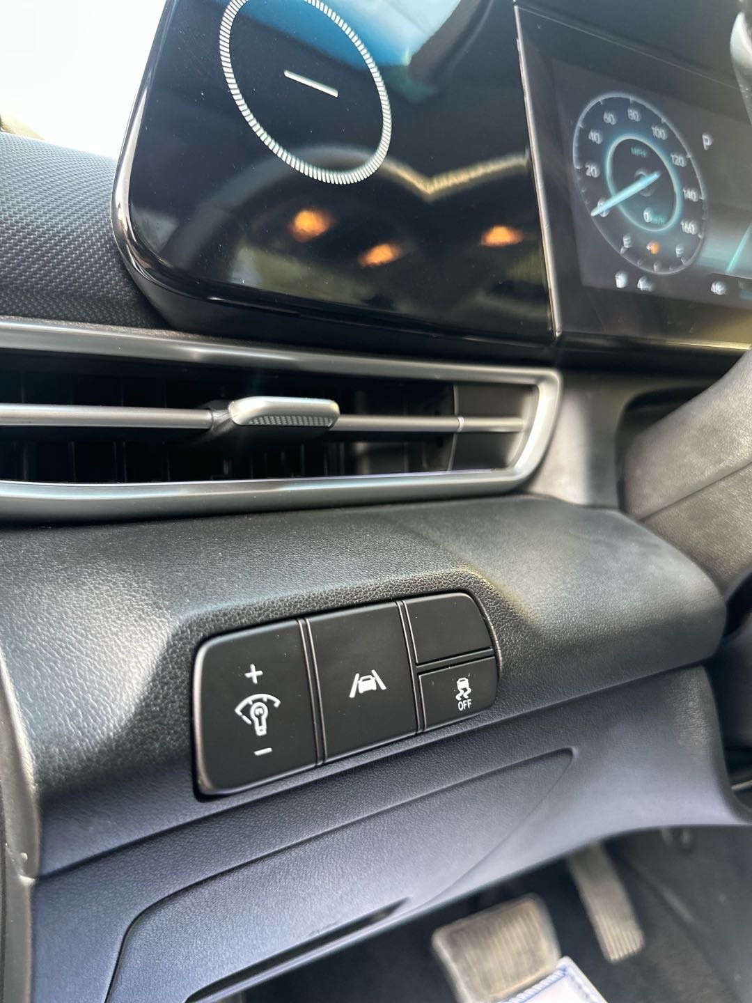 2021 Hyundai Elantra Limited thumbnail 9