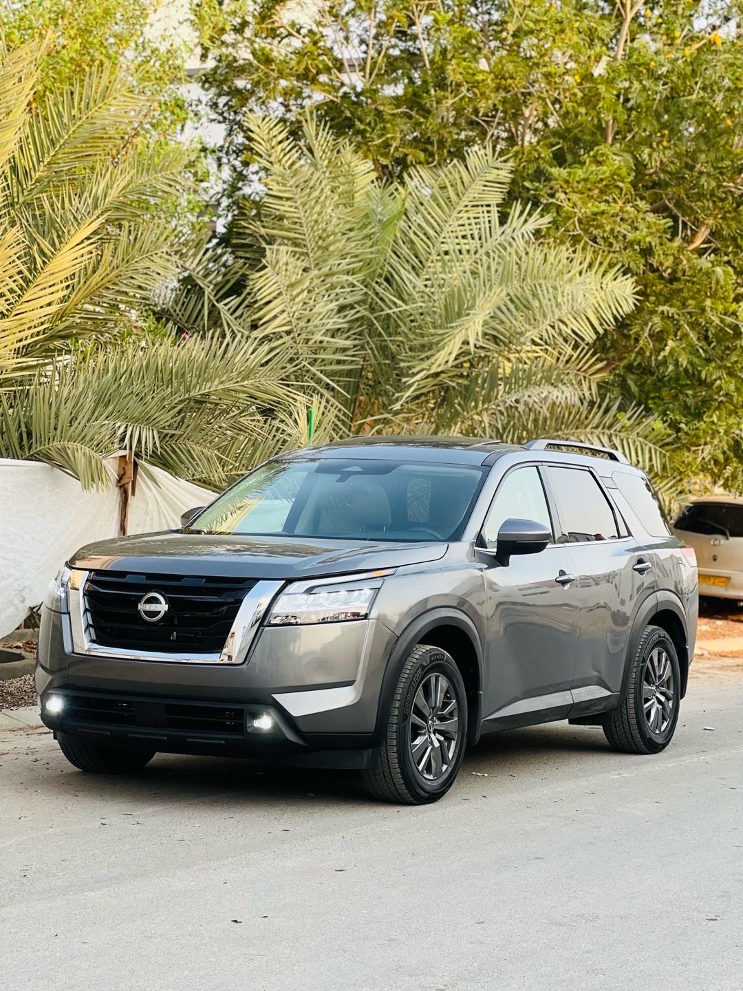 2022 Nissan Pathfinder SV thumbnail 2
