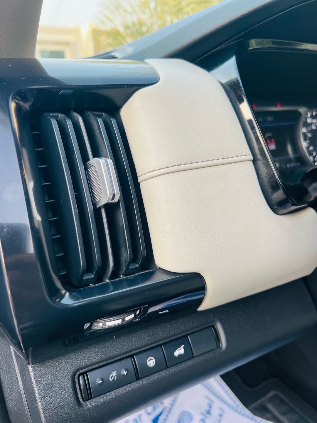 2022 Nissan Pathfinder SV thumbnail 16