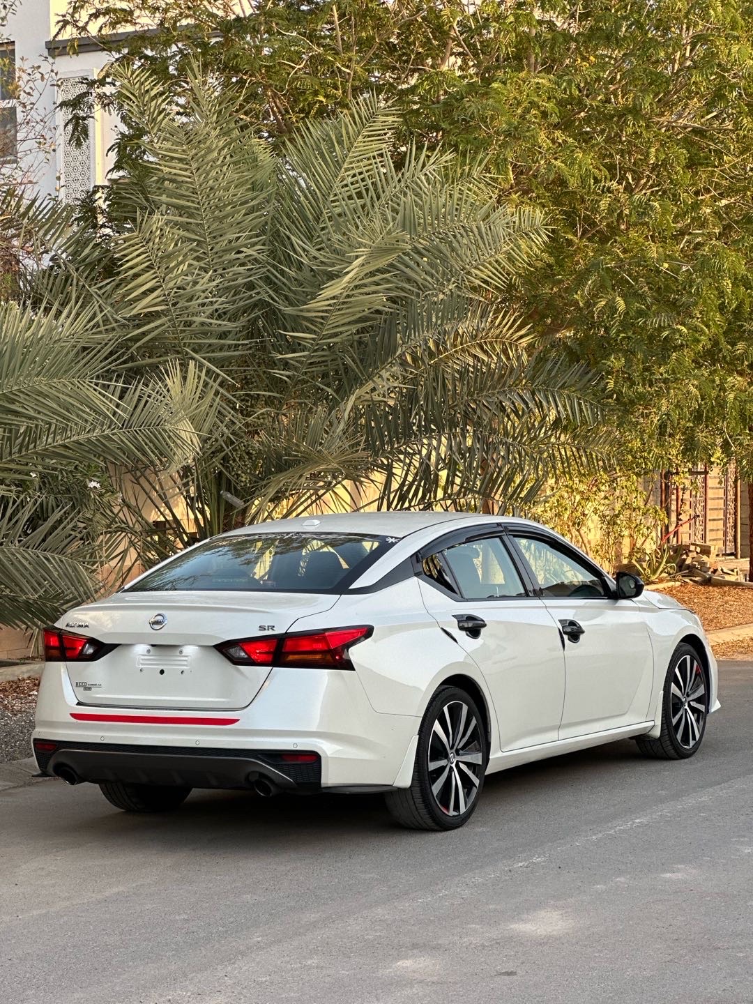 2020 Nissan Altima SR thumbnail 5