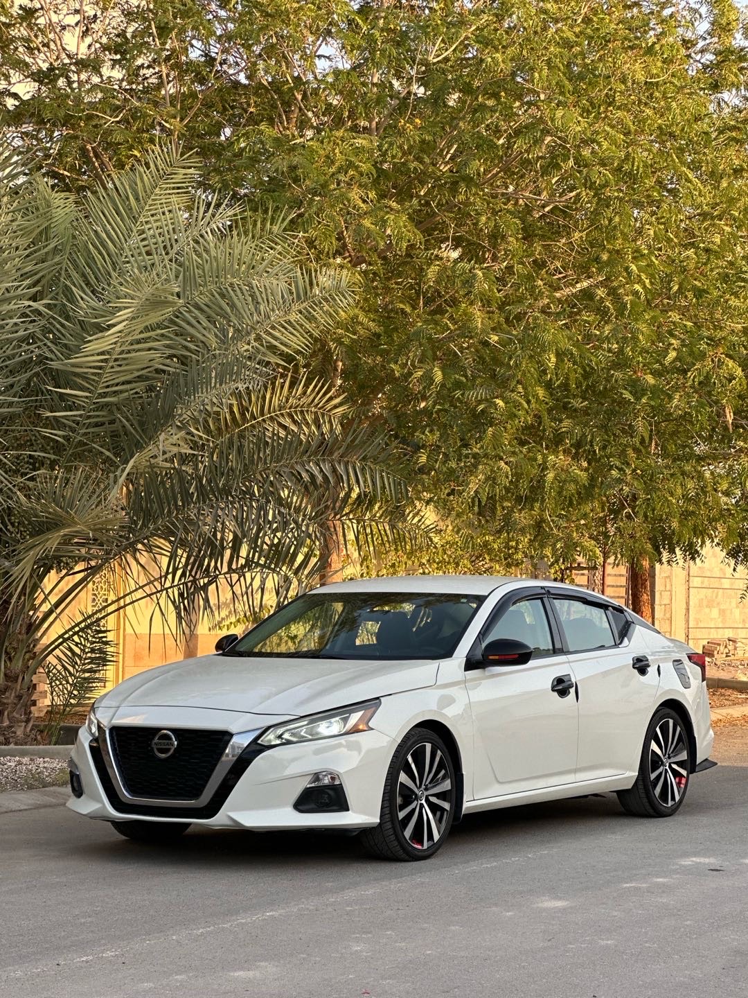 2020 Nissan Altima SR thumbnail 7