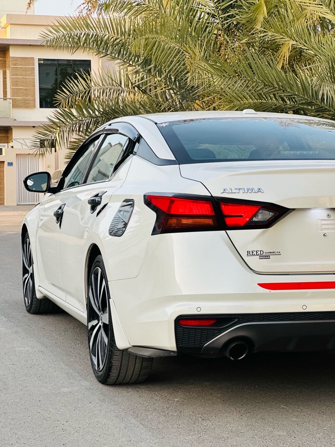2020 Nissan Altima SR thumbnail 10